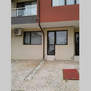 Apartament приятный отдых в студии на море в сарафово, Burgas